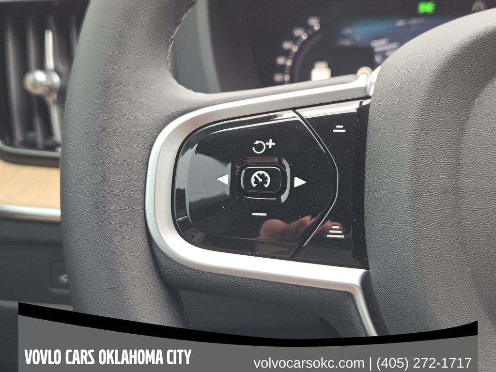 2026 Volvo XC60 Plus - Photo 23