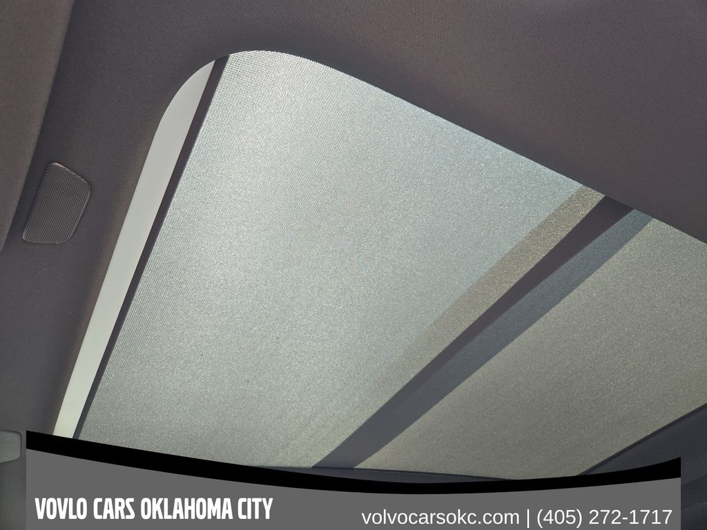 2026 Volvo XC90 Plus - Photo 20