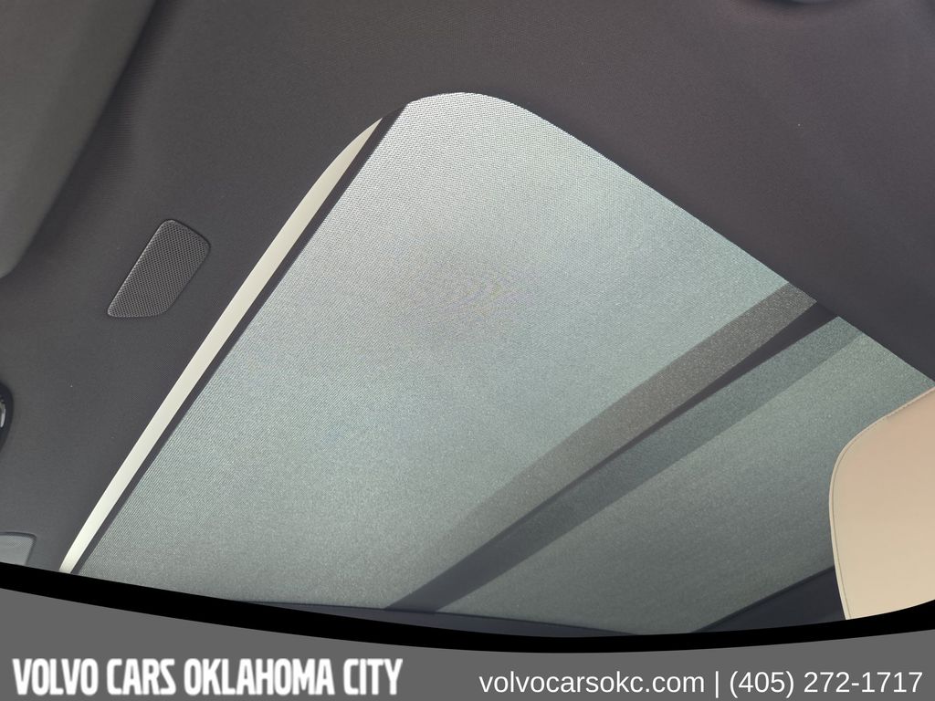 2026 Volvo XC60 Plus - Photo 26