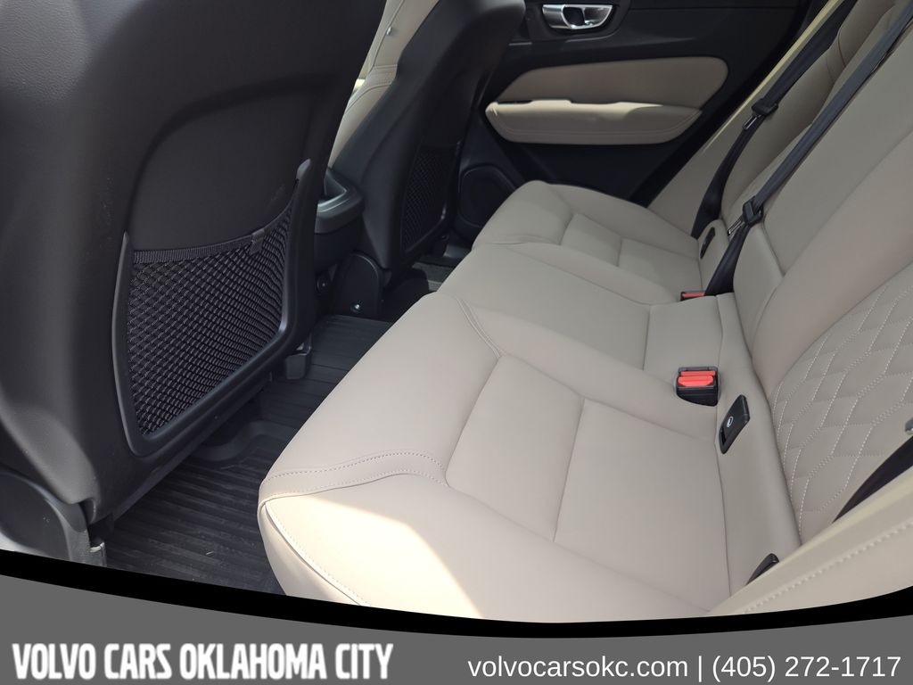 2026 Volvo XC60 Plus - Photo 31