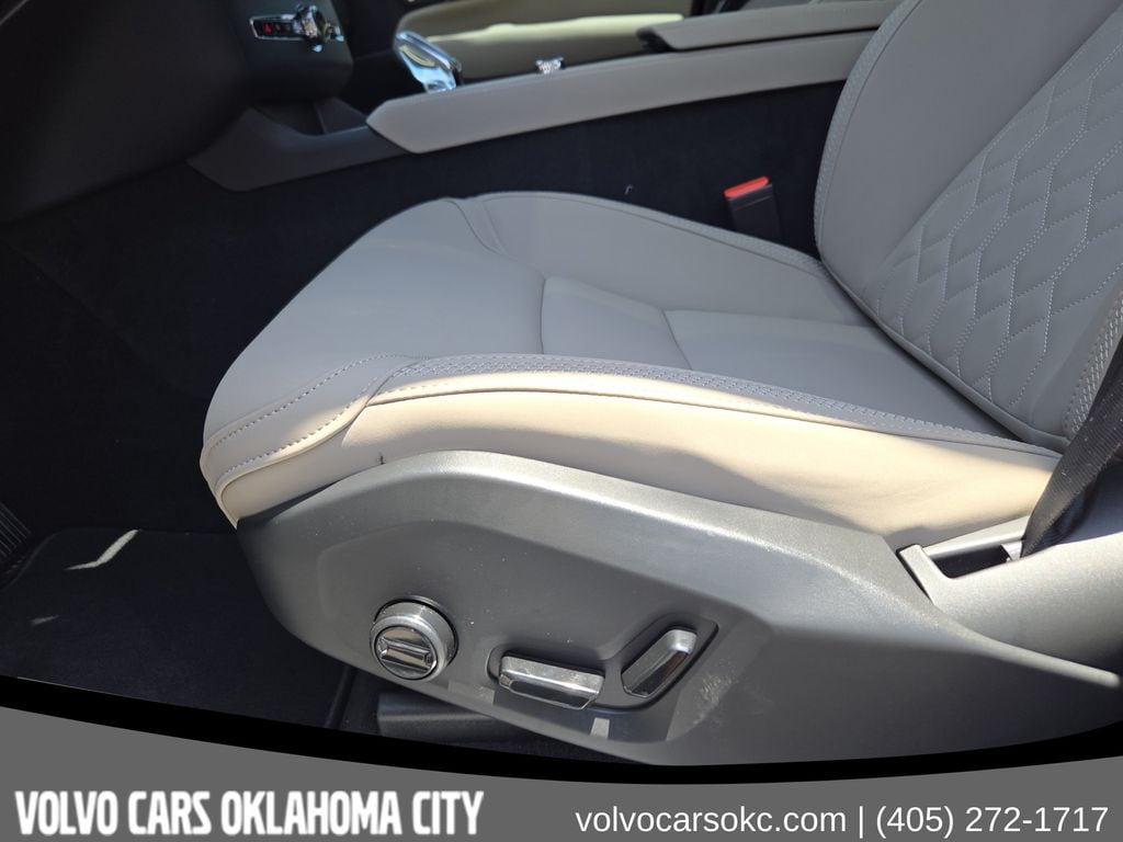 2026 Volvo XC90 Plus - Photo 19