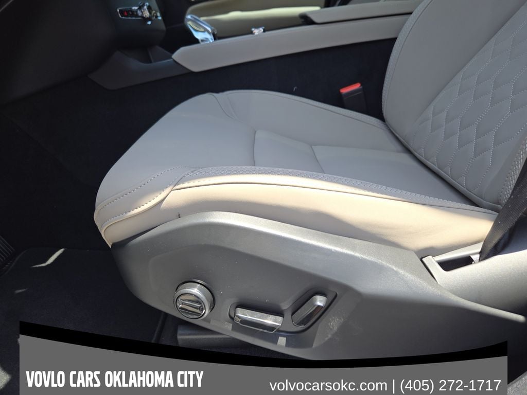 2026 Volvo XC90 Plus - Photo 19
