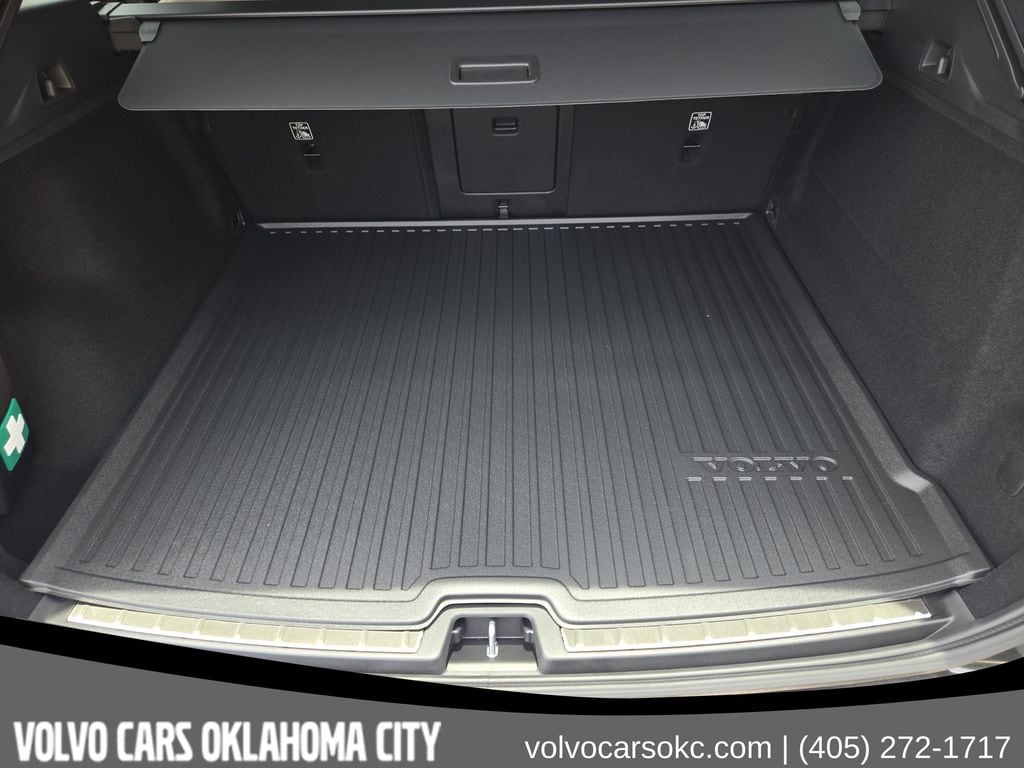 2026 Volvo XC60 Plus - Photo 33