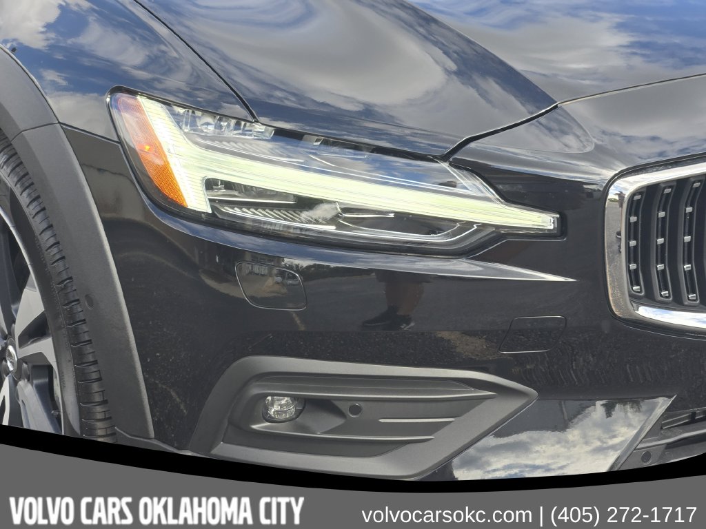 2026 Volvo V60 Cross Country Plus - Photo 7