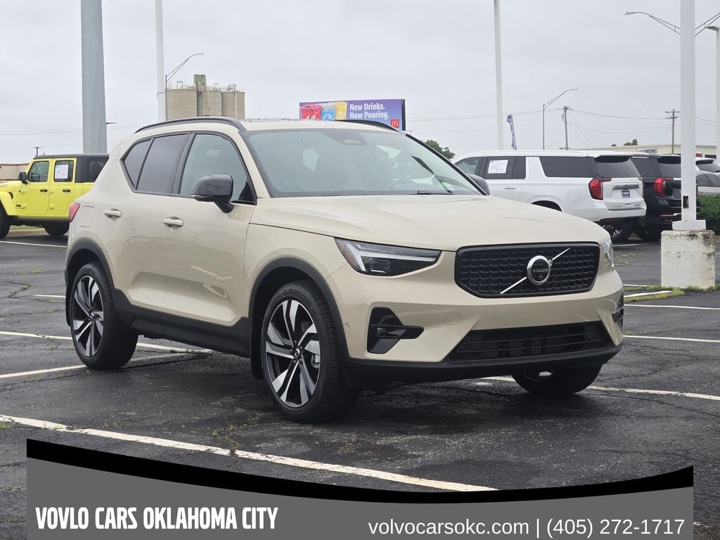 New 2026 Volvo XC40 B5 Ultra SUV