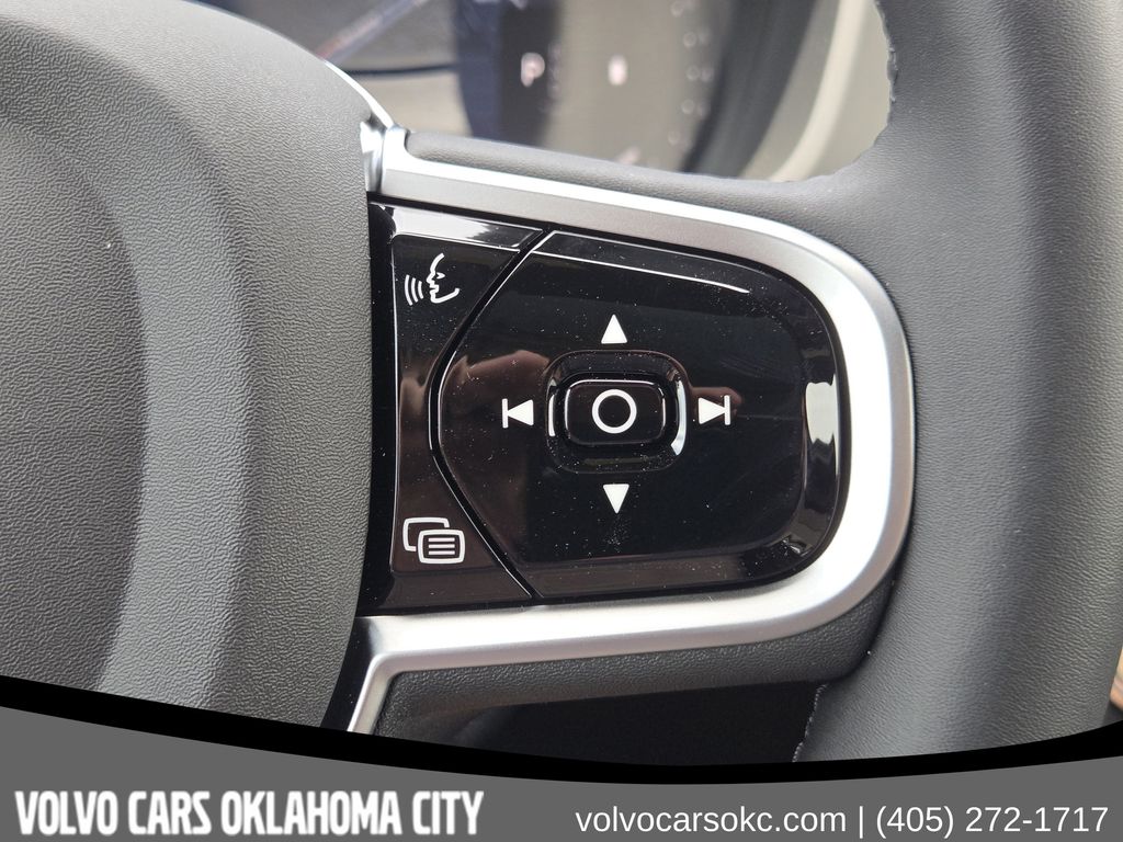 2026 Volvo XC60 Plus - Photo 30