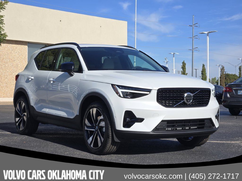 New 2026 Volvo XC40 B5 Ultra SUV