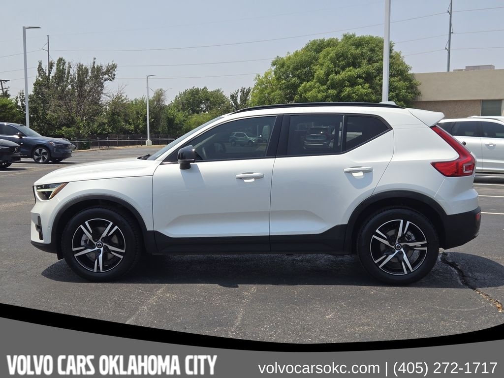 Certified 2023 Volvo XC40 B4 Plus Dark Theme SUV