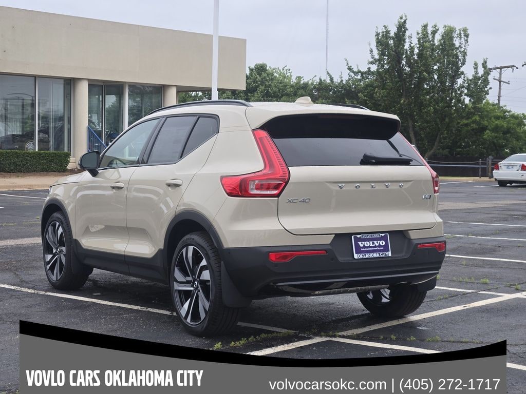 New 2026 Volvo XC40 B5 Ultra SUV