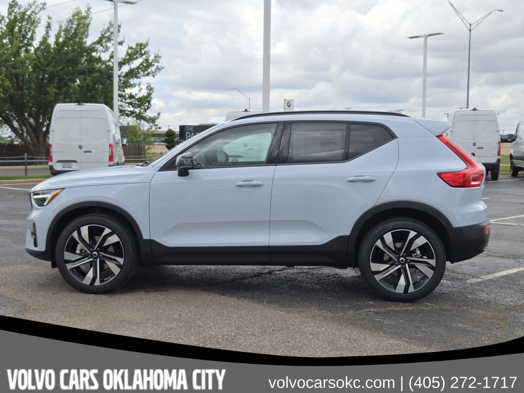 New 2026 Volvo XC40 B5 Ultra SUV
