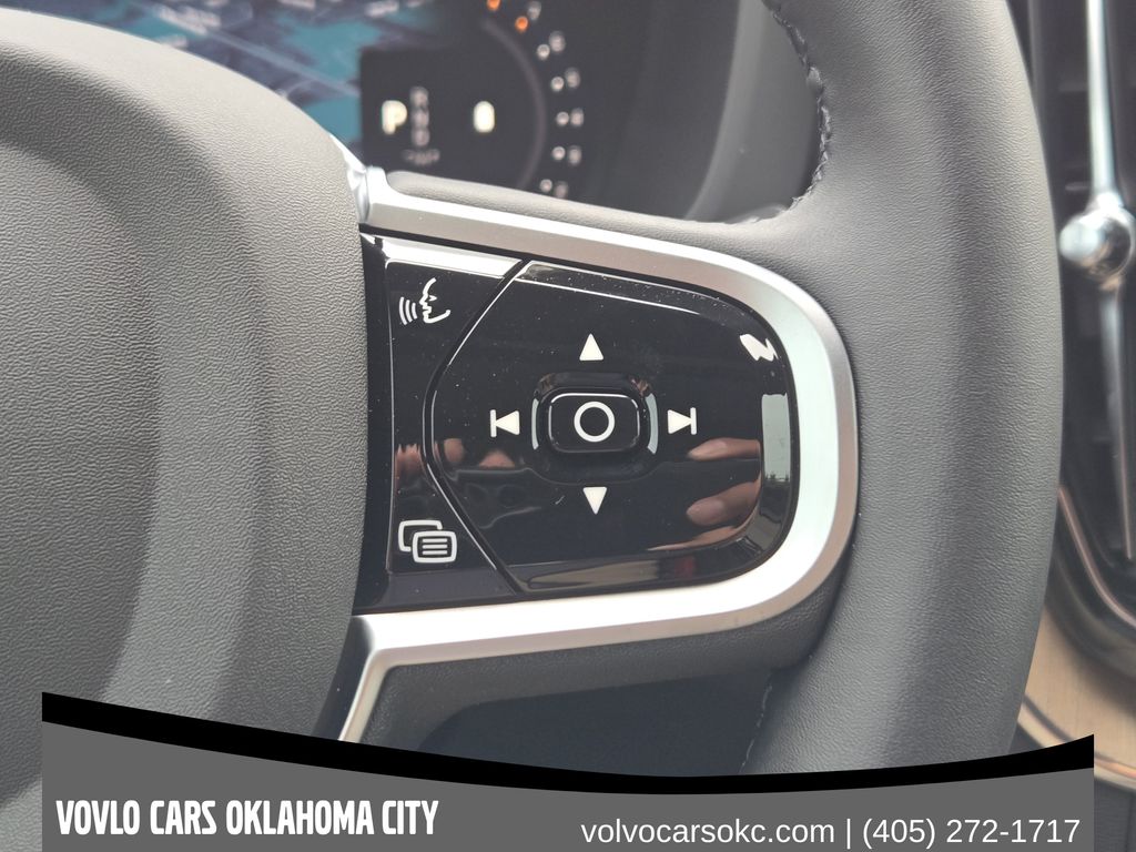 2026 Volvo XC60 Plus - Photo 24