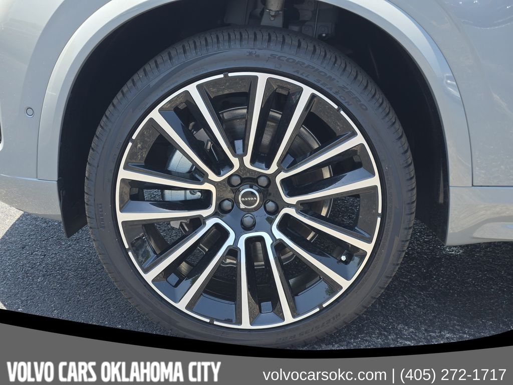 2026 Volvo XC90 Plus - Photo 10