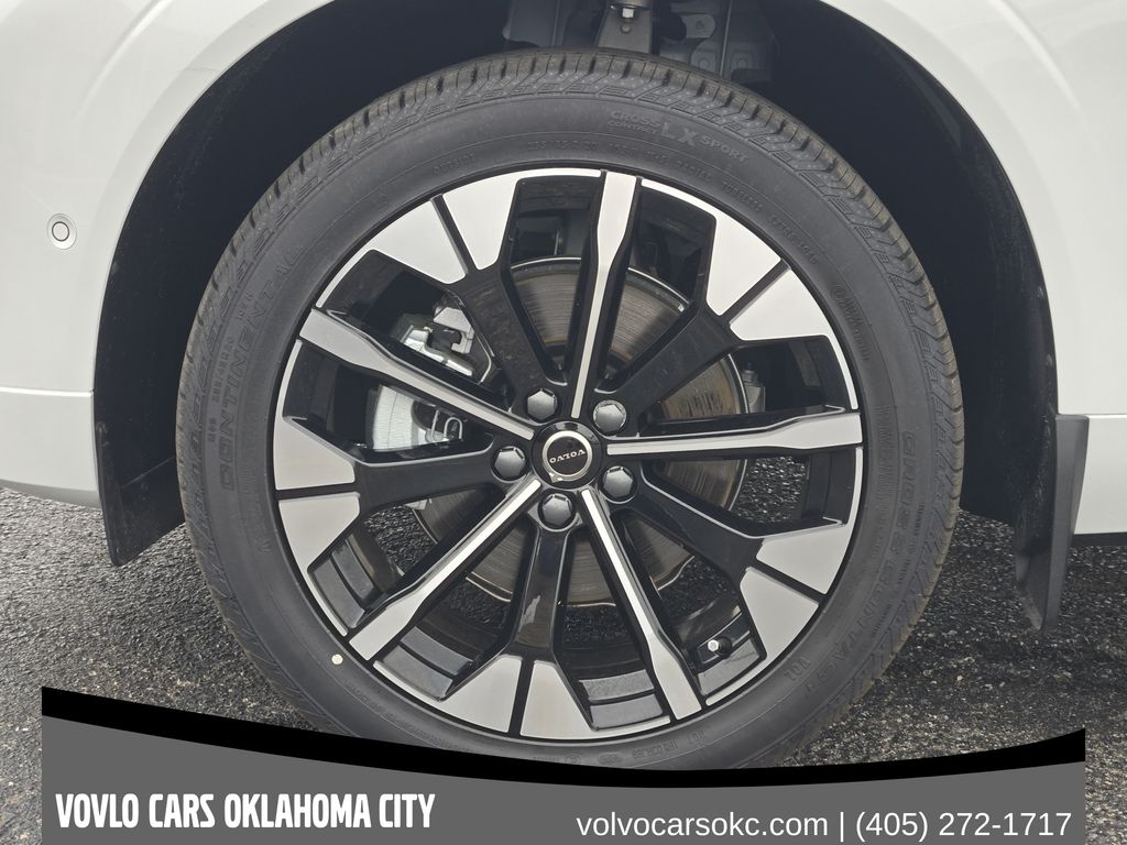 2026 Volvo XC60 Plus - Photo 10