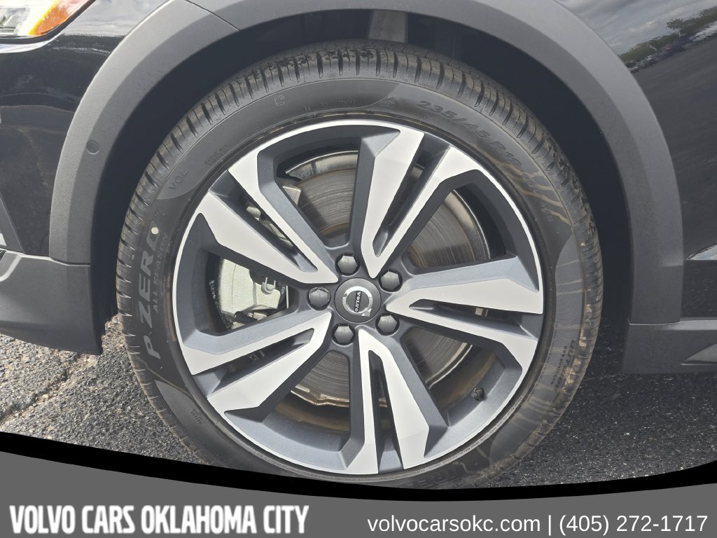 2026 Volvo V60 Cross Country Plus - Photo 9