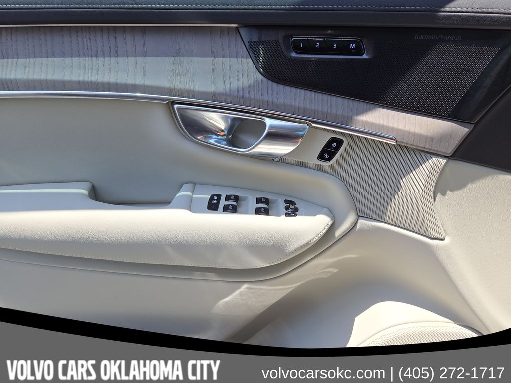2026 Volvo XC90 Ultra - Photo 18