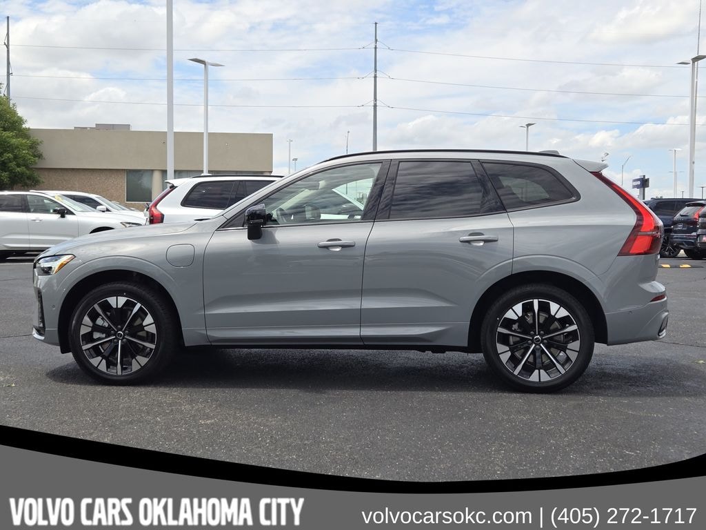New 2026 Volvo XC60 plug-in hybrid T8 Plus SUV