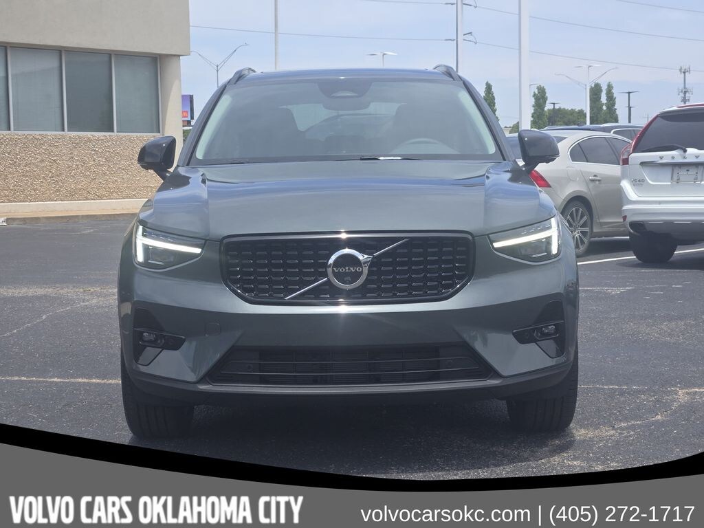 New 2026 Volvo XC40 B5 Plus SUV