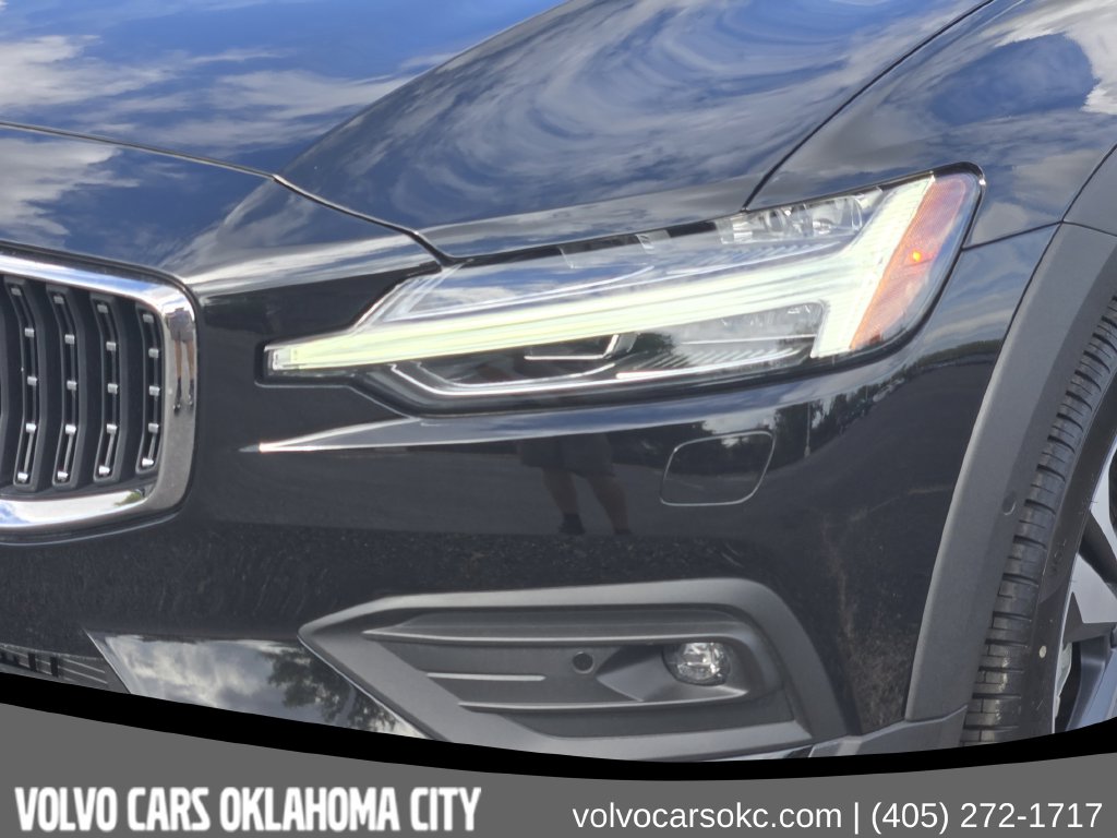 2026 Volvo V60 Cross Country Plus - Photo 8