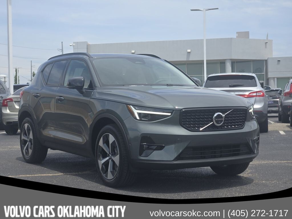 New 2026 Volvo XC40 B5 Plus SUV