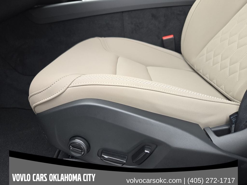 2026 Volvo XC60 Plus - Photo 19