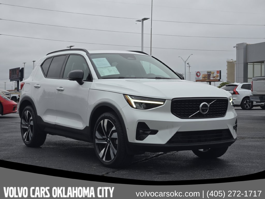 Certified 2023 Volvo XC40 B5 Plus Dark Theme SUV
