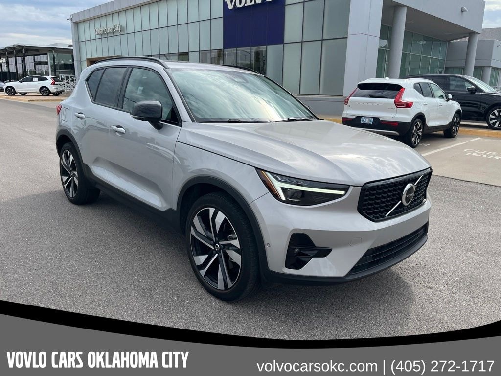 Certified 2024 Volvo XC40 B5 Plus Dark Theme SUV