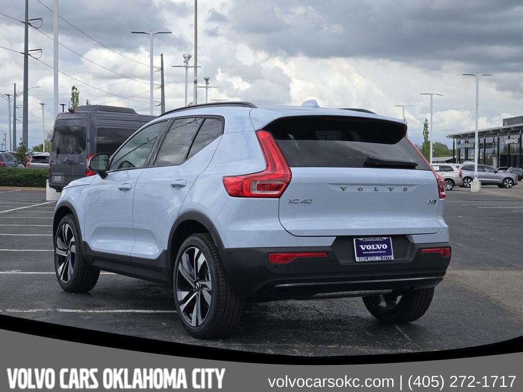 New 2026 Volvo XC40 B5 Ultra SUV