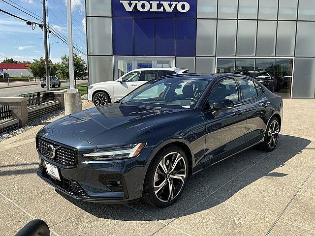 Used 2025 Volvo S60 Core with VIN 7JRL12GJ6SG362267 for sale in Kansas City