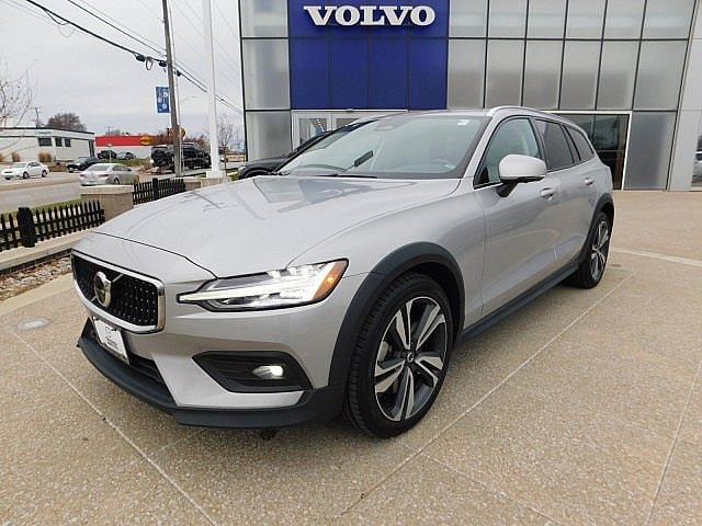 Certified 2024 Volvo V60 Cross Country Plus with VIN YV4L12WY1R2134713 for sale in Kansas City