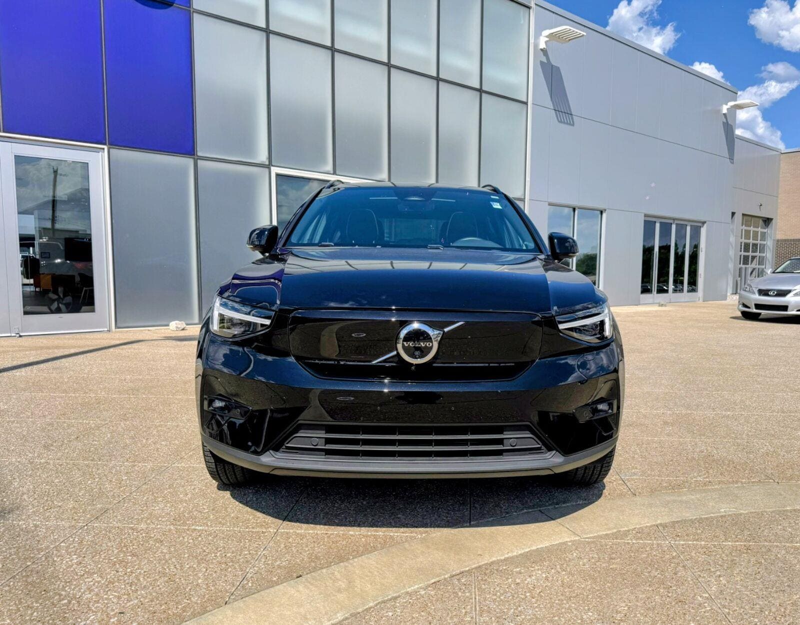 Certified 2023 Volvo XC40 Ultimate with VIN YV4ED3UM5P2085468 for sale in Overland Park, KS