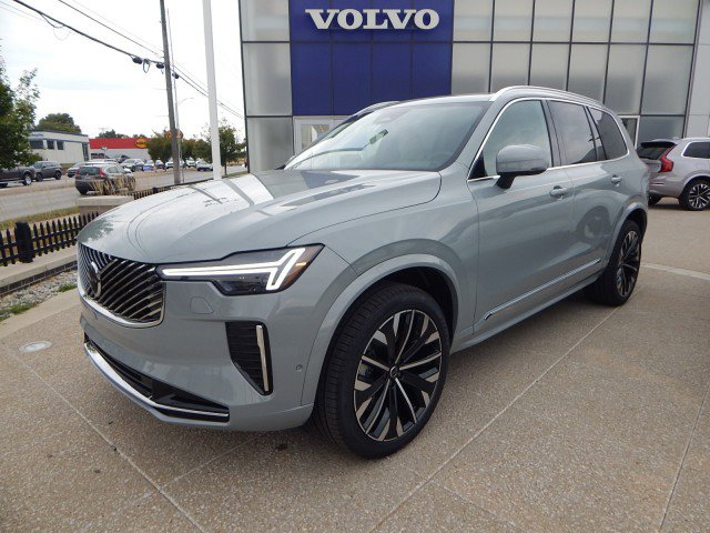 2026 Volvo XC90 Plus's photo