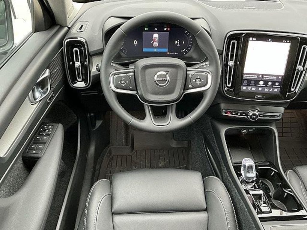 New 2026 Volvo XC40 B5 Plus SUV