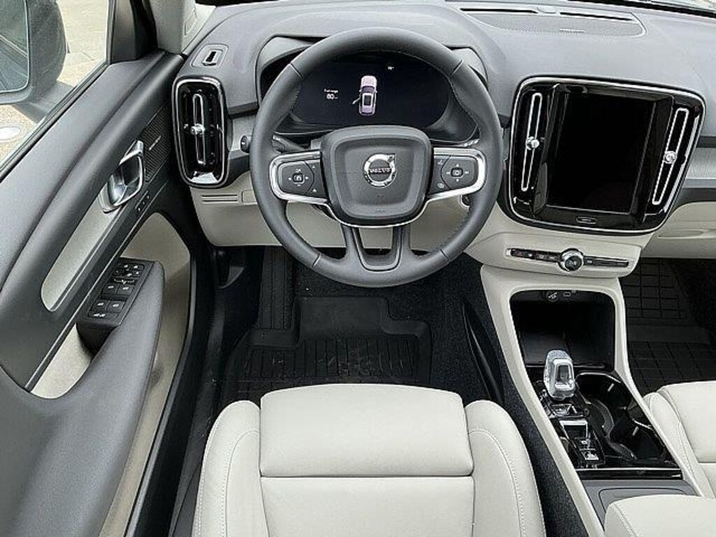 New 2026 Volvo XC40 B5 Ultra SUV