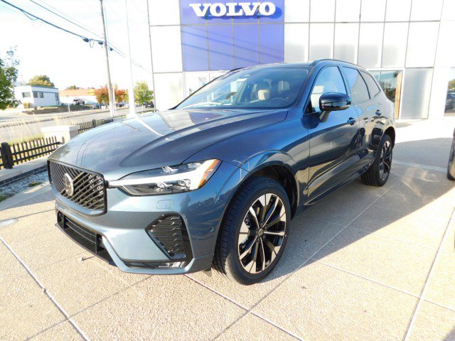 2026 Volvo XC60 Plus's photo
