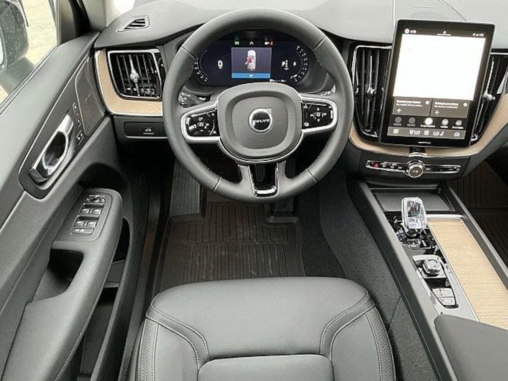 New 2026 Volvo XC60 B5 Plus SUV