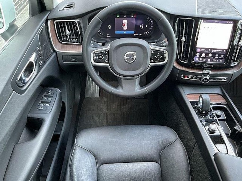 Certified 2023 Volvo XC60 Plus Bright Theme SUV