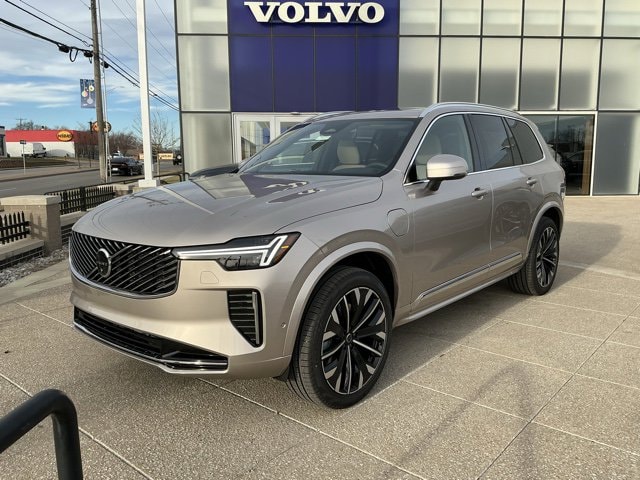 2026 Volvo XC90 Plus's photo