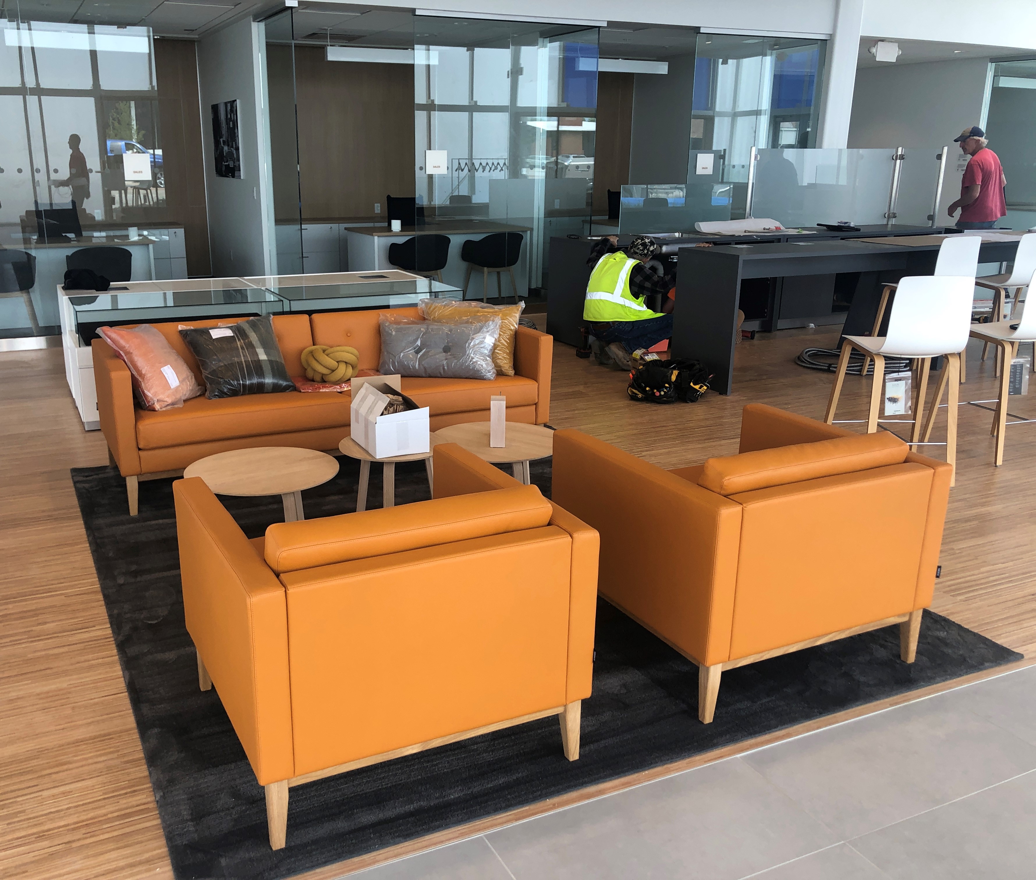 Premier Volvo Cars of Overland Park Guest Lounges