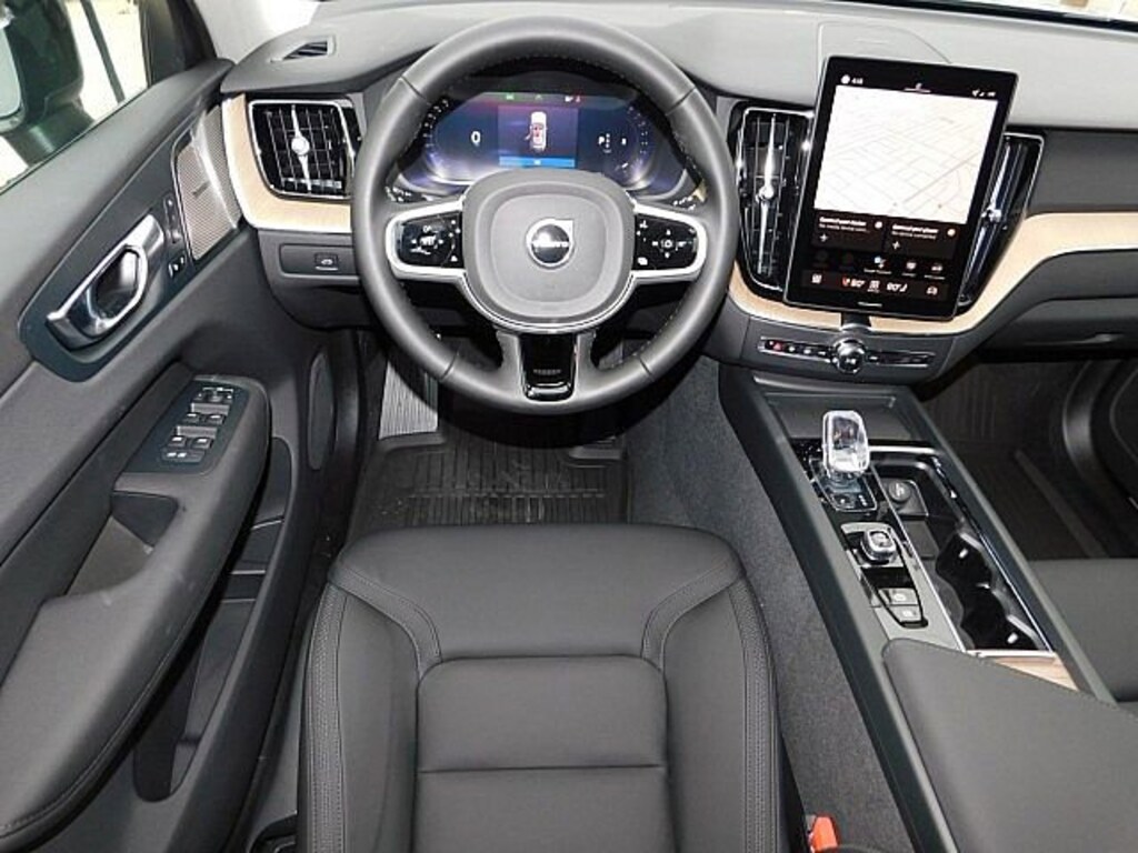 New 2026 Volvo XC60 B5 Plus SUV