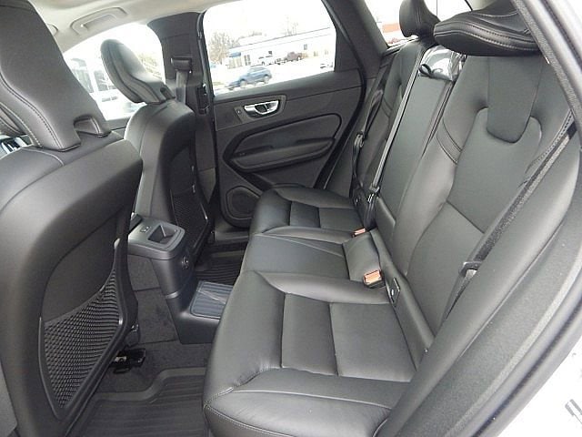 2025 Volvo XC60 Core - Photo 13