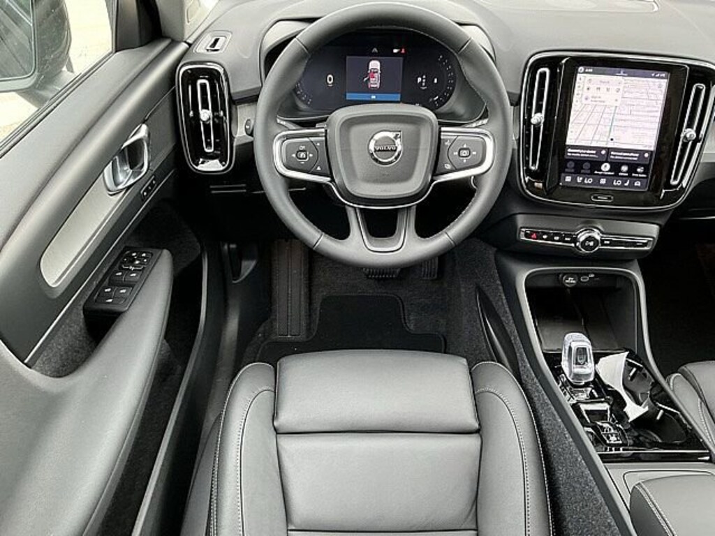 New 2026 Volvo XC40 B5 Plus SUV
