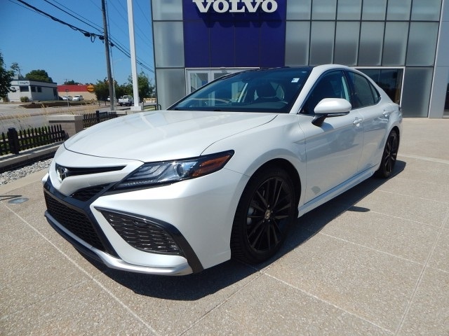 Used 2021 Toyota Camry XSE with VIN 4T1K61AK9MU406995 for sale in Kansas City