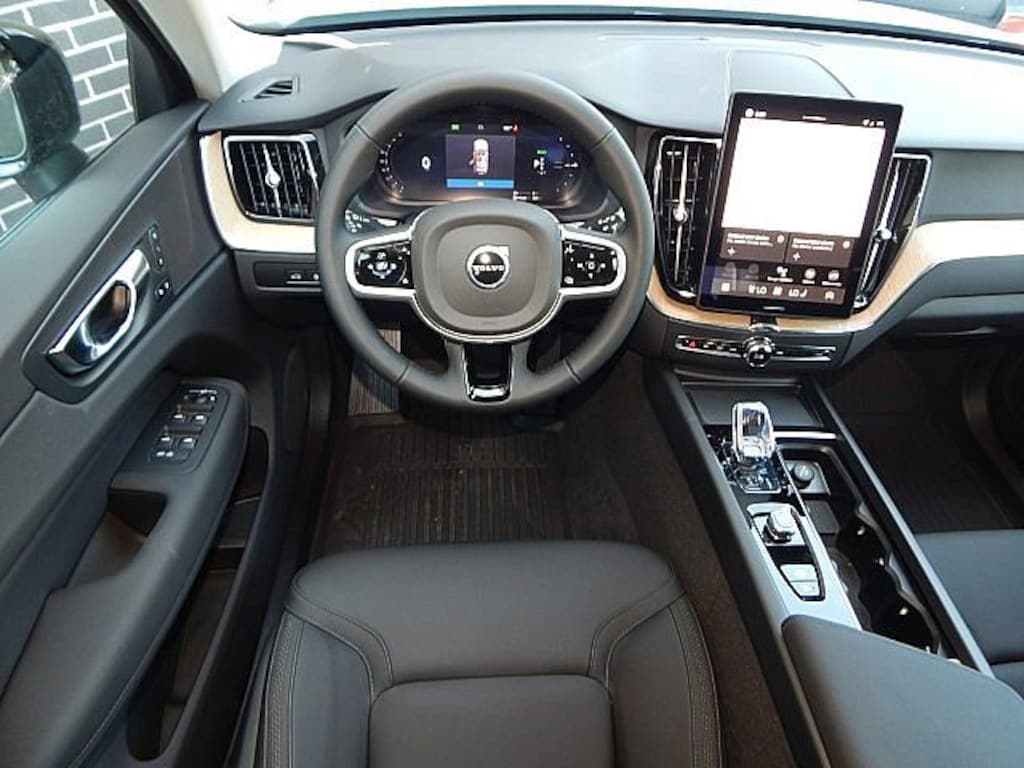 New 2026 Volvo XC60 plug-in hybrid T8 Plus SUV