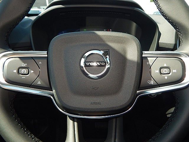 2026 Volvo XC40 Plus - Photo 21