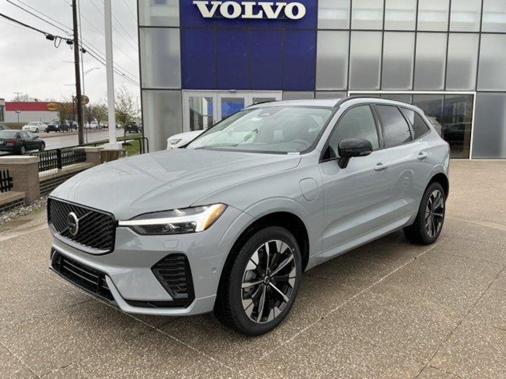 New 2026 Volvo XC60 plug-in hybrid T8 Plus SUV
