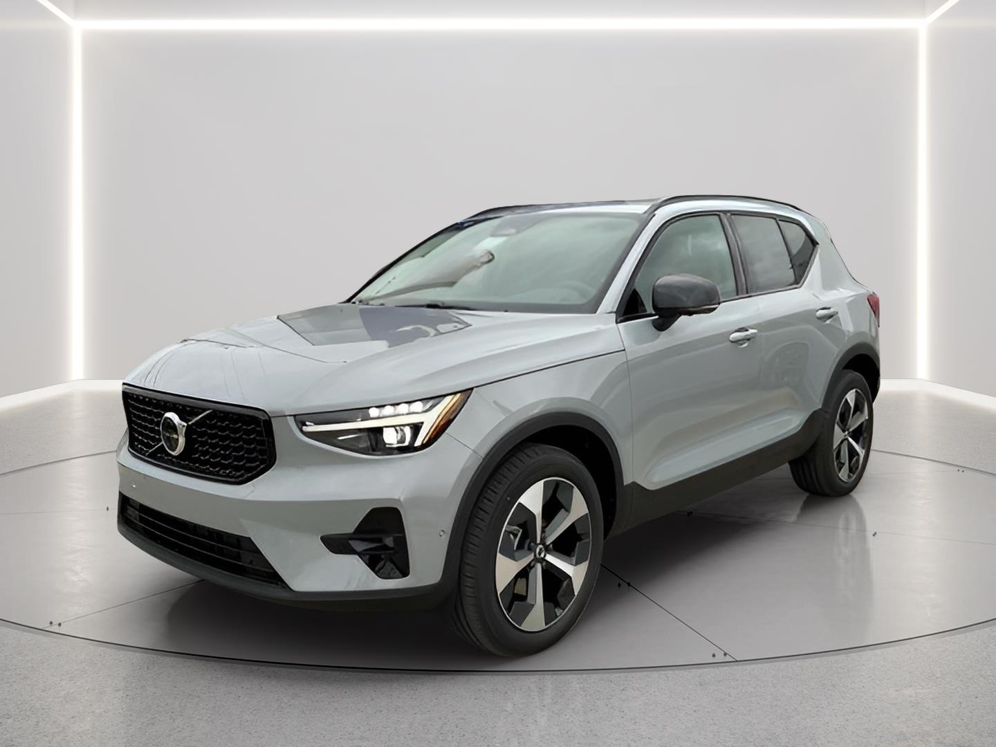2026 Volvo XC40 Plus