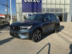2026 Volvo XC40 B5 Core SUV
