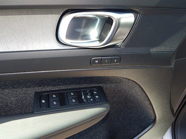 2026 Volvo XC40 Plus - Photo 14