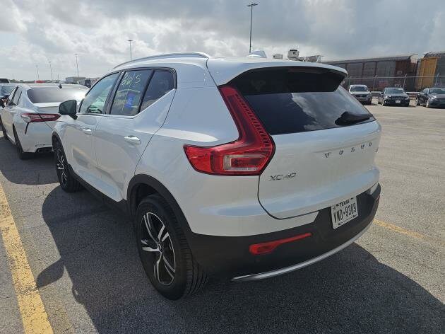 2025 Volvo XC40 AWD Core photo 4