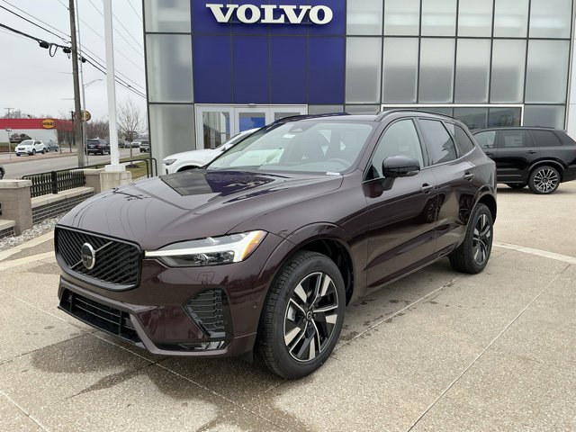 2026 Volvo XC60 B5 Plus Dark AWD's photo